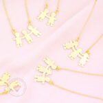 Collar personalizado siluetas: 2 niñas y 1 niño - Imagen 2