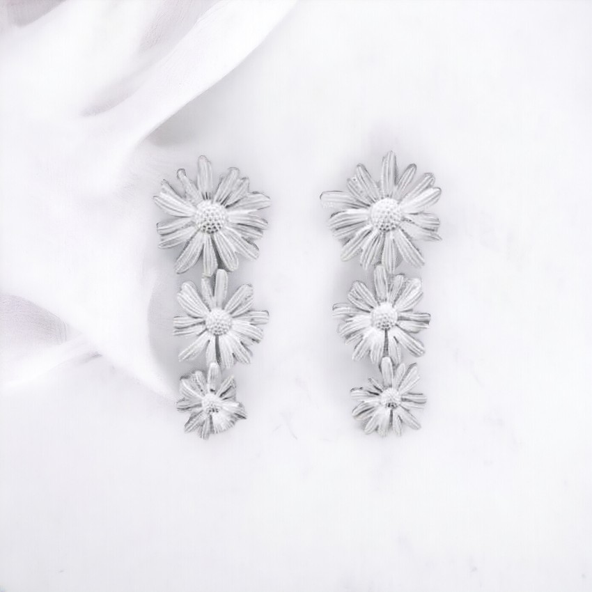 pendientes-acero-triple-flor (1)-Photoroom (2) Pendientes triple flor plateado - Imagen 1
