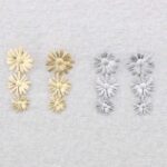 Pendientes triple flor plateado - Imagen 2