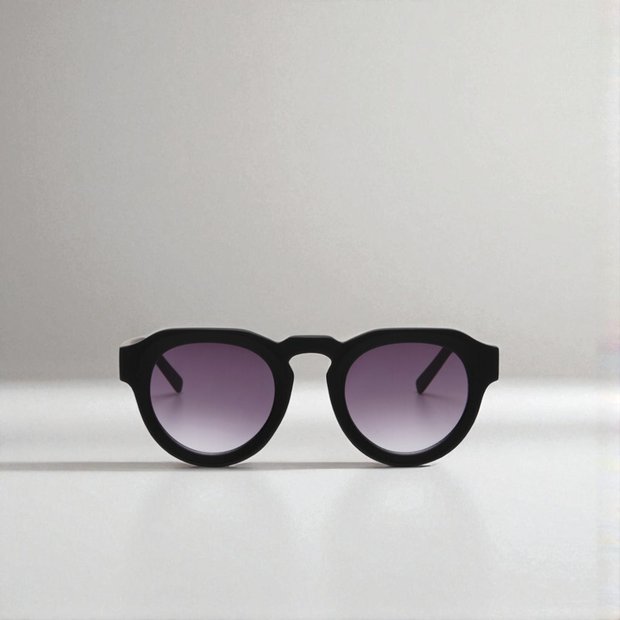 IMG_2225-Photoroom Gafas Zeno Round – Negro con Lente Negro Degradado - Imagen 1