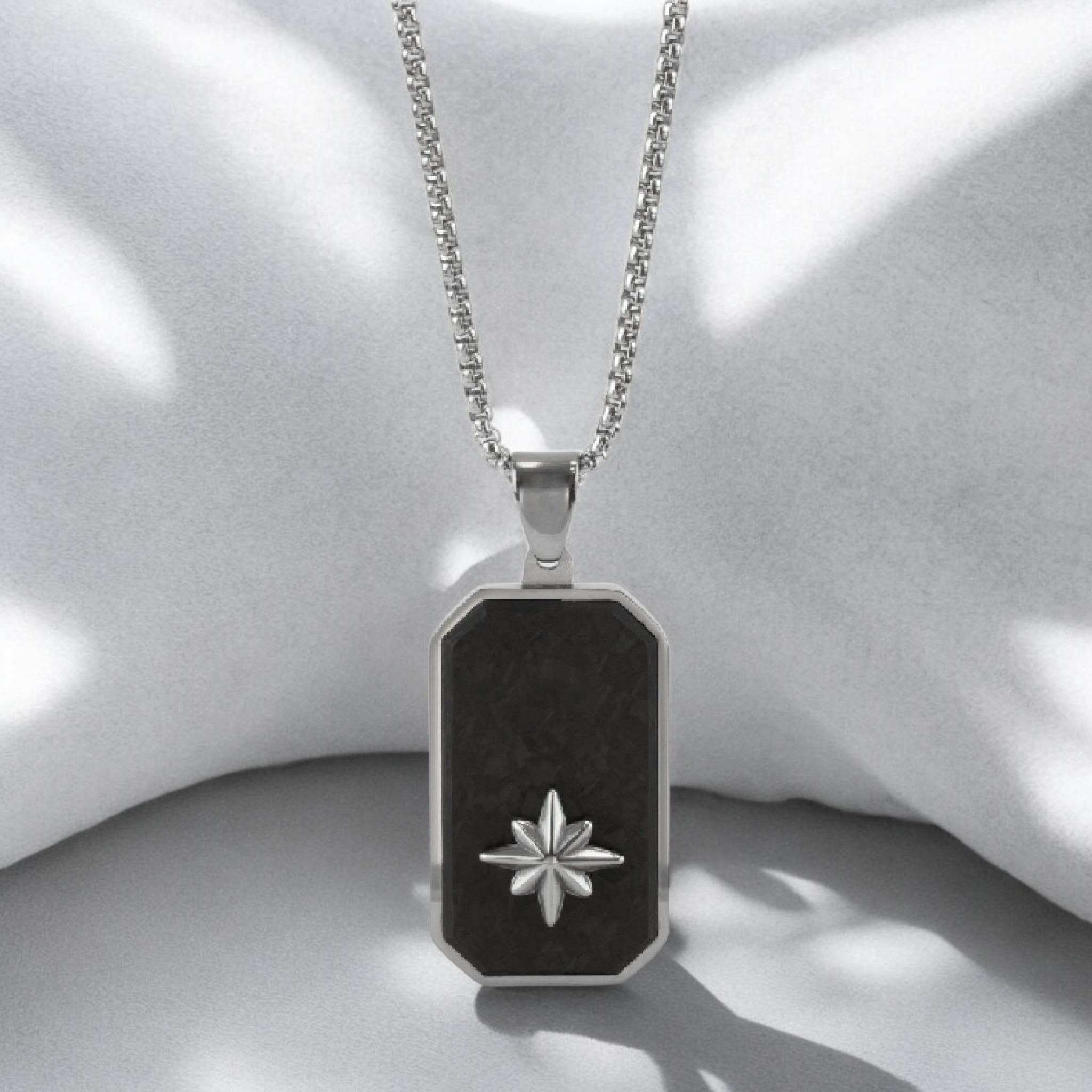 collar-hombre-chapa-militar-estrella-naruk-men1 Collar Estrella Negra — Naruk Men - Imagen 1