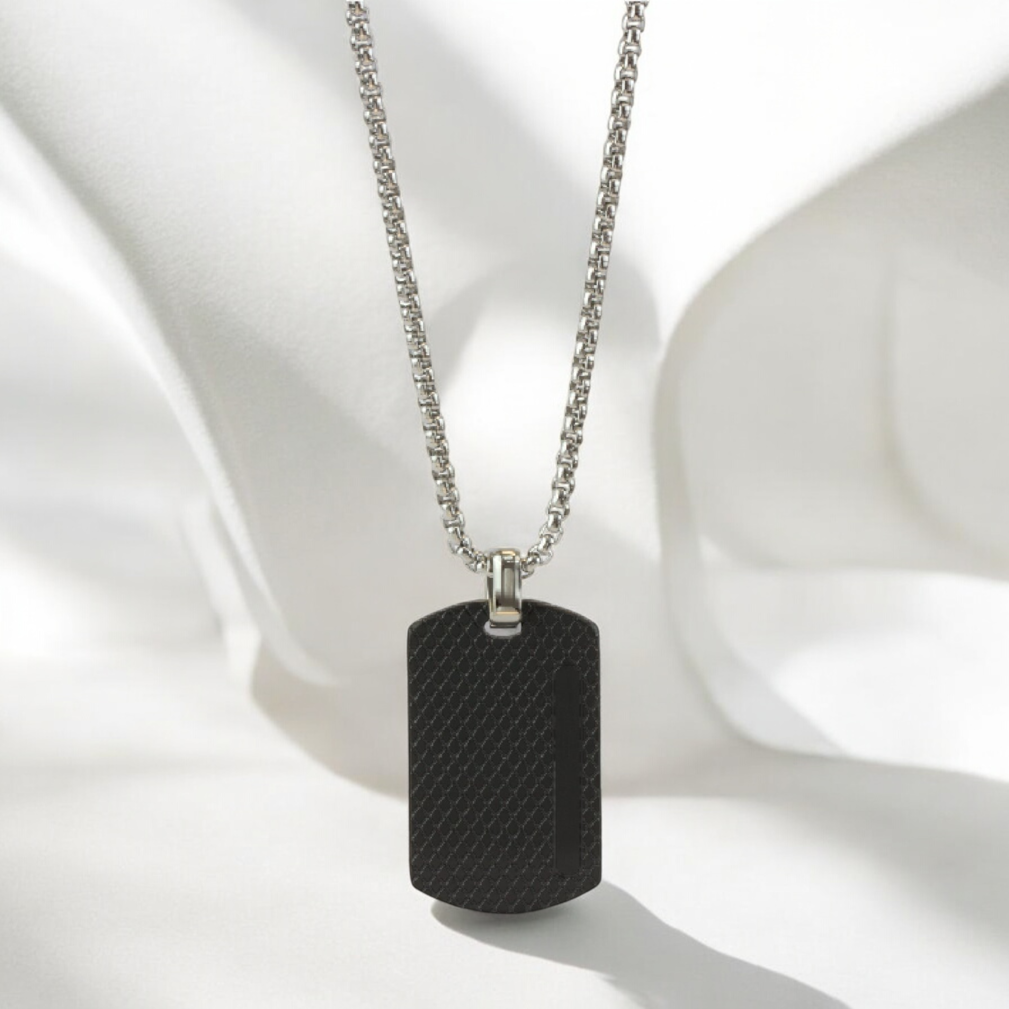 collar-hombre-chapa-militar-negra-carbono-naruk-men1 Collar Chapa Militar Negra Carbón — Naruk Men - Imagen 1