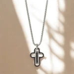 Collar Cruz Minimal Negra — Naruk Men