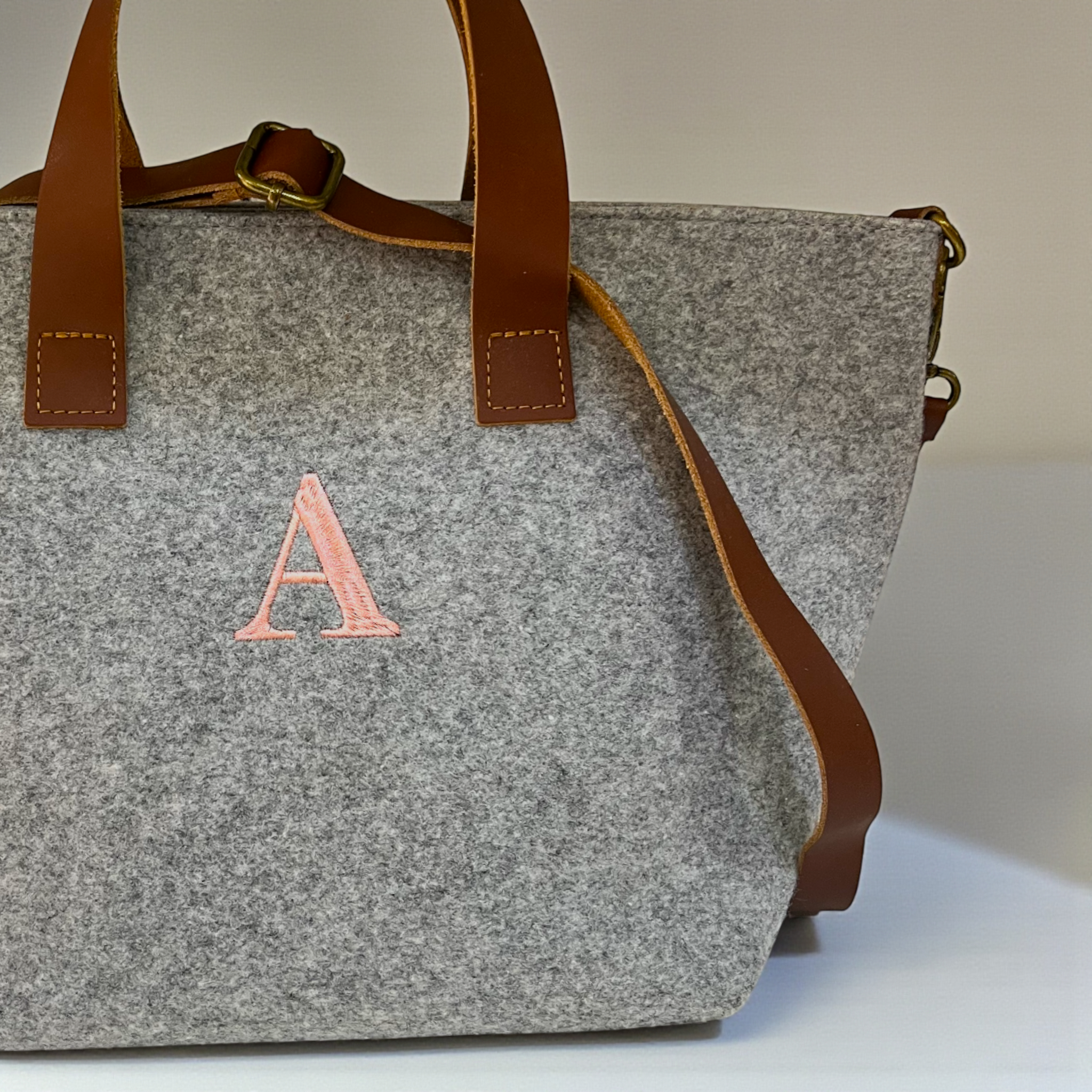 IMG_8464 Bolso Ari Mini Shopper de Fieltro Personalizable - Imagen 1