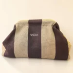 Bolso Naruk Bicolor toffe con Cadena Dorada - Imagen 2