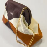 Bolso Geométrico Tricolor Naruk con Cadena Dorada