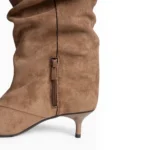 Bota Alta Marrón Mujer con Tacón Fino - Imagen 3